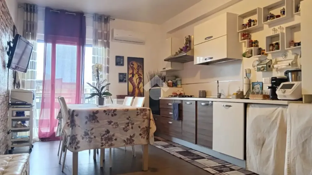 Söögituba - Modernised Apartment with Balcony in Palermo