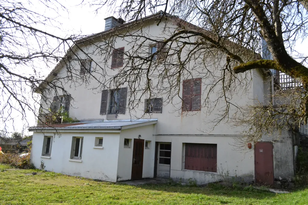 Välivaade - Historic Building with Potential in Soucia