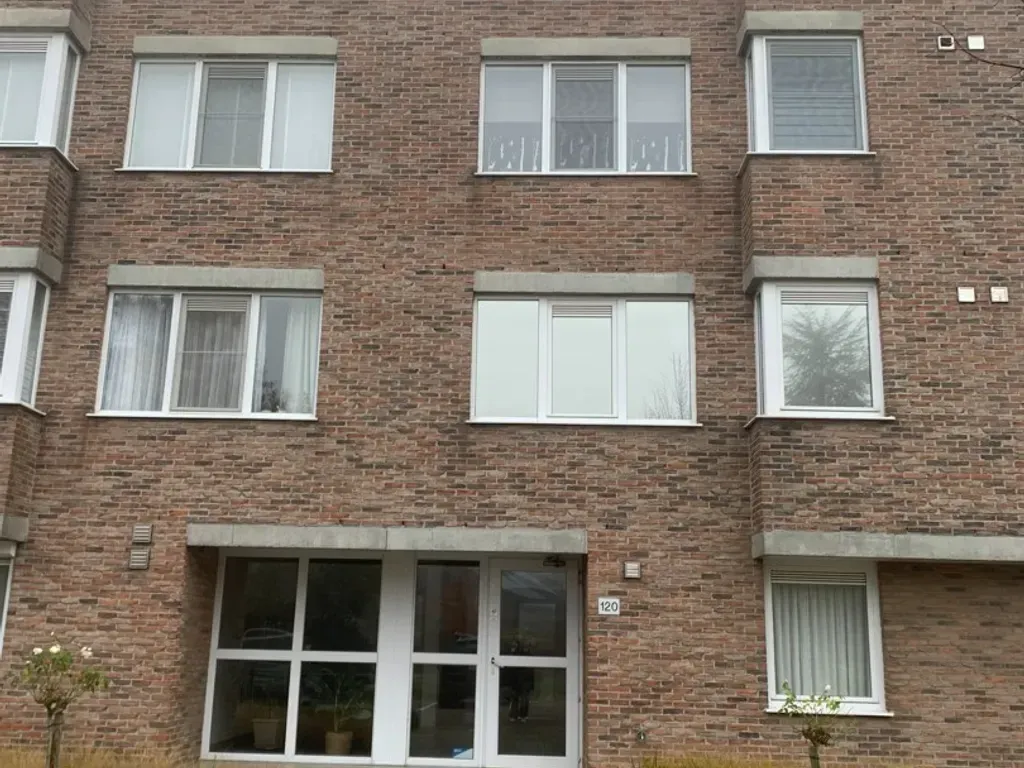 Extérieur - Appartement à Renover avec Deux Places de Parking à Aartselaar