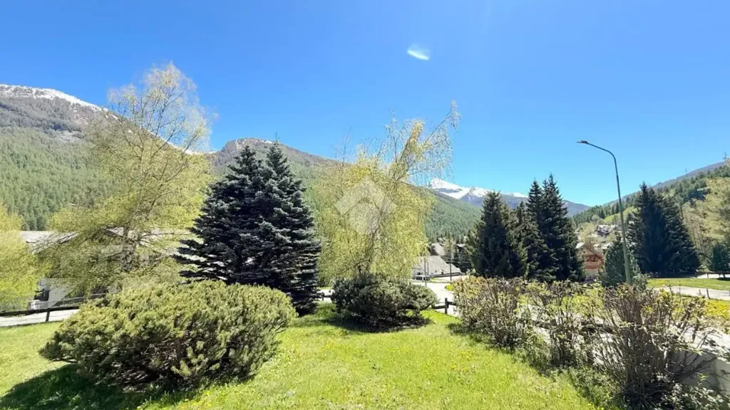 Aed - 2-Bedroom Apartment with Private Terrace in Pragelato