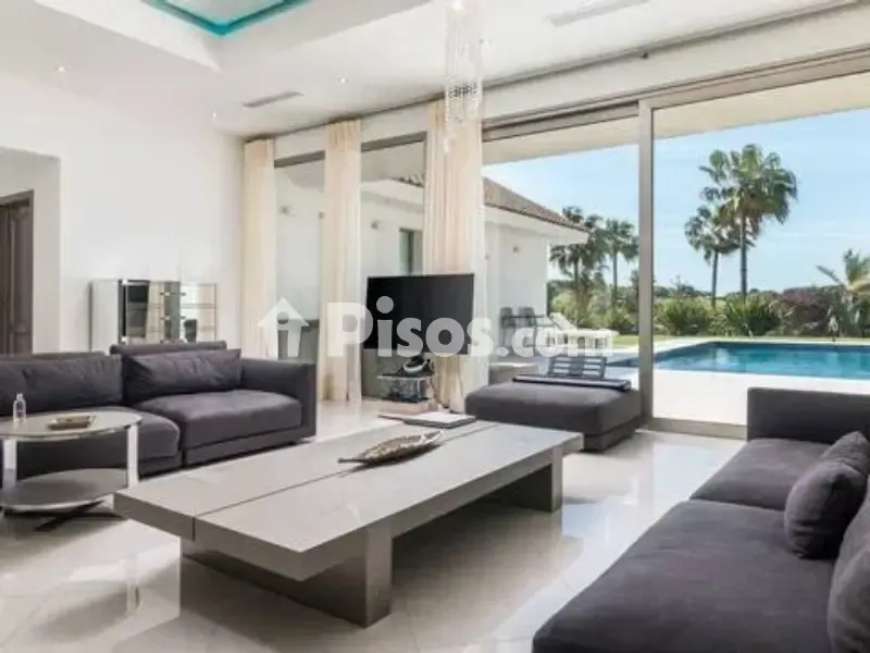 Elutuba - Renovated Chalet with Pool in Sotogrande