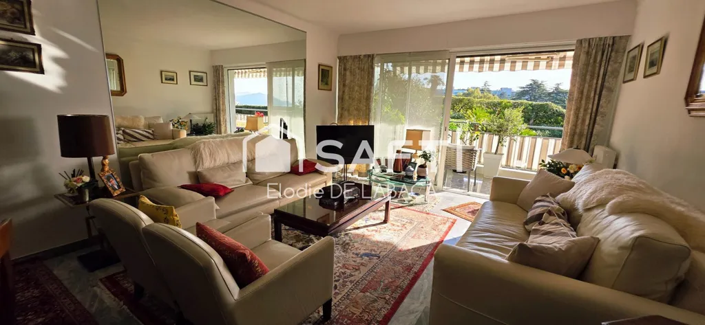 Elutuba - 5-Piece Apartment with Sea View in Cannes