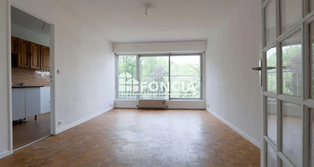 Séjour - Appartement 2 Pièces avec Parking à Brunoy
