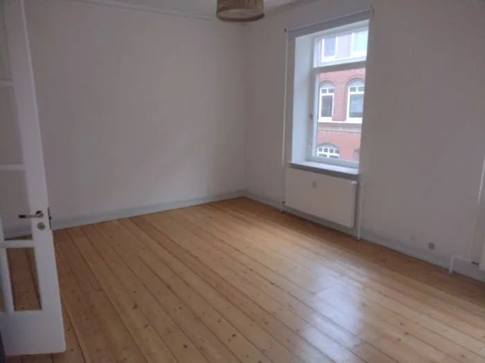 Pièces - Spacious Flat with South-Facing Terrace in Odense C