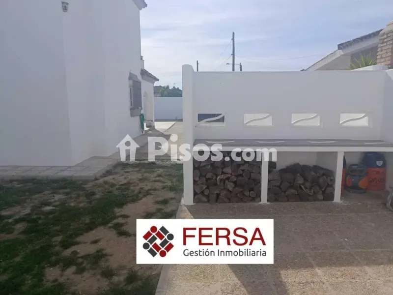 Exterior - Ample Chalet with Pool on Carretera de Sanlúcar-Sudamérica