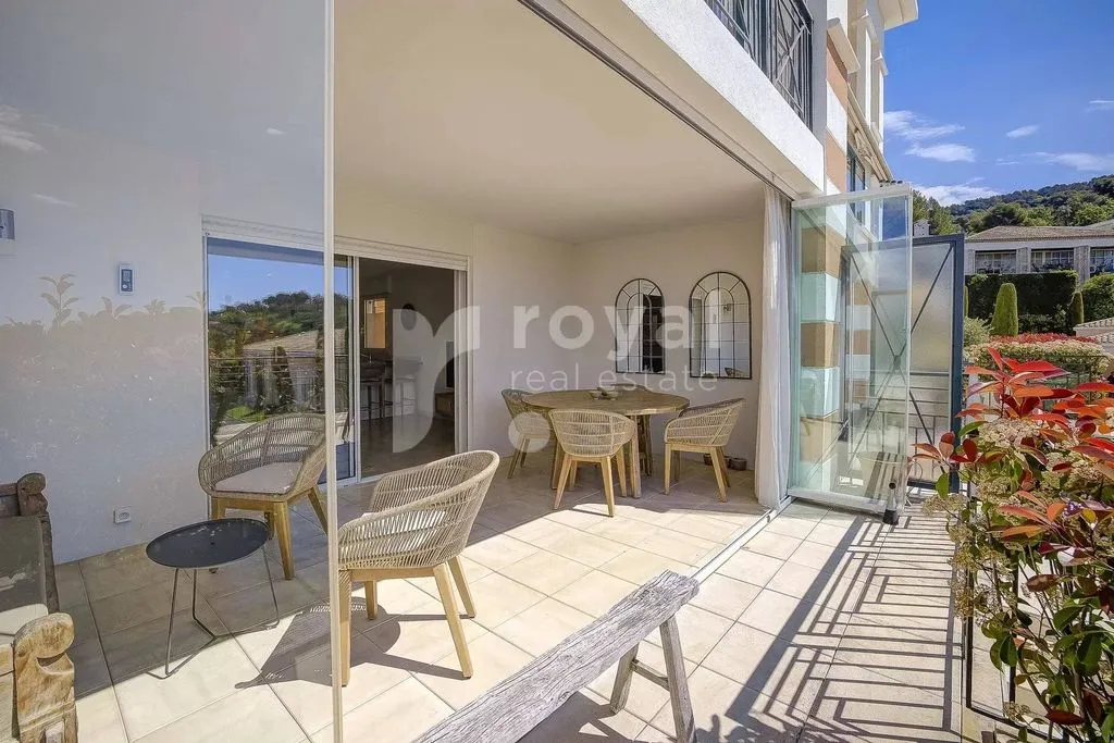 Appartement Luxe avec Piscine à Mougins