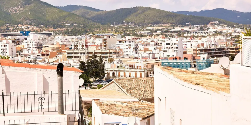 Penthouse with Sea Views in Dalt Vila