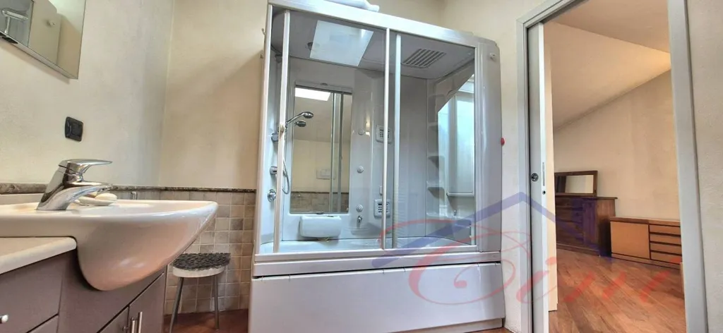 Vannitoad - Modern Apartment with Terraces in Lecco Centre