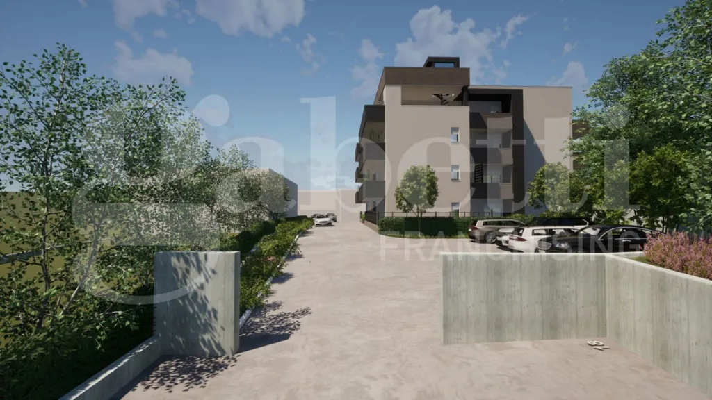 Trilocale with Private Garden in Collestrada