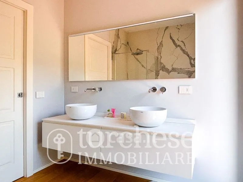 Salles de bain - Rustic Trilocale with Balcony in Sorisole