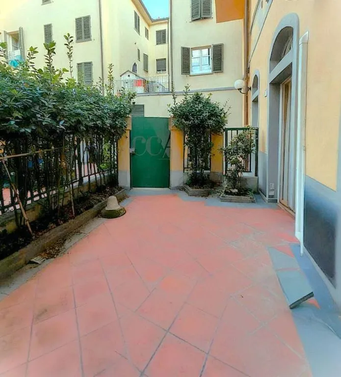 Aed - Renovated Flat with Private Garden in Lucca