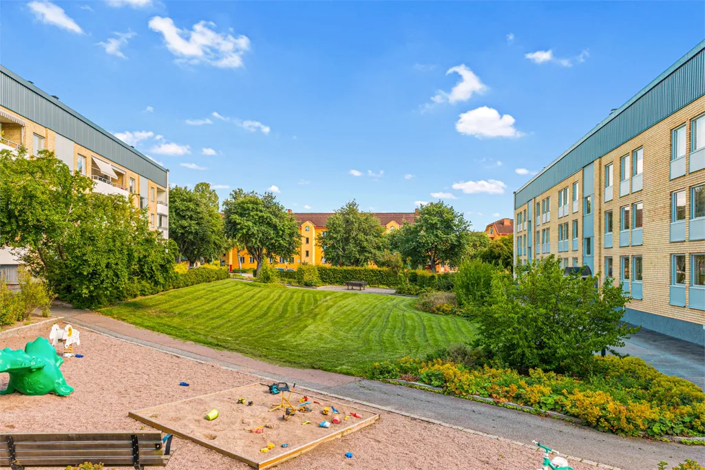 Jardin - Apartment with Balcony in Uppsala's Tunabackar