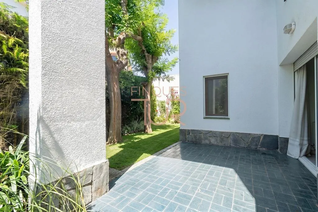 Terrasse - Luxury House with Garden in Premià de Dalt