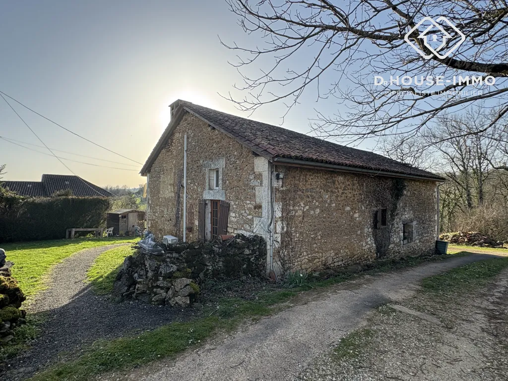 Extérieur - Maison en Pierres Rénovée avec Vue Dégagée à Villars