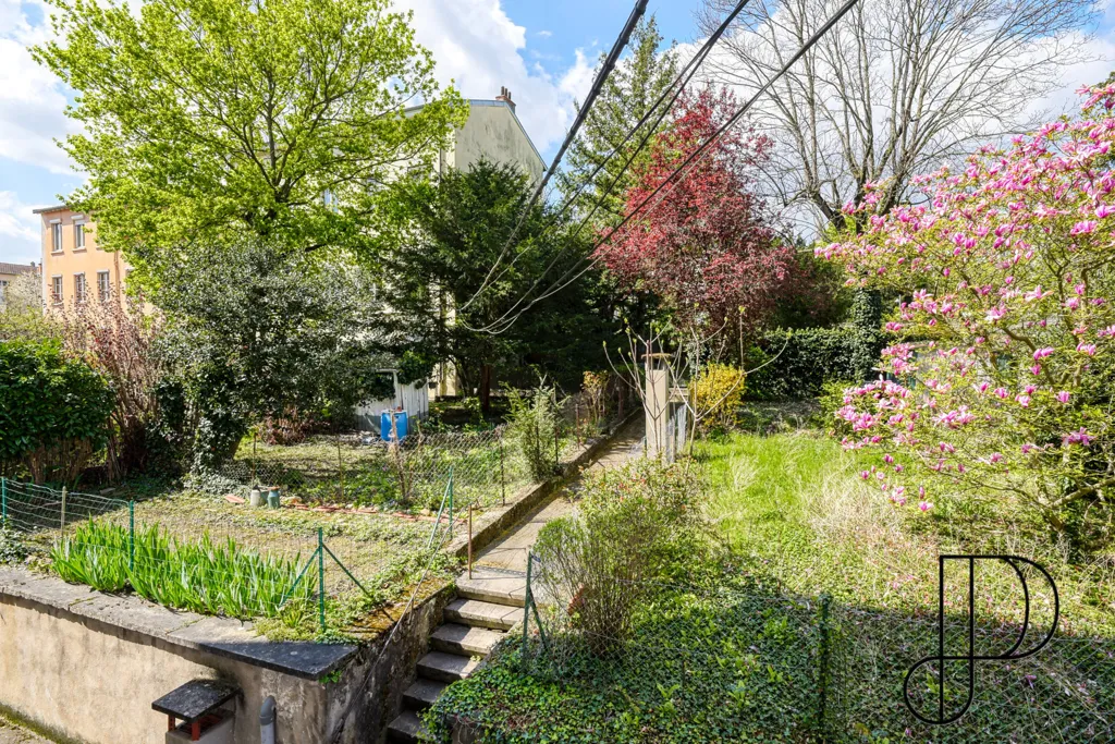 Giardino - Typical 3-Bed Flat with Theatre View in Croix Rousse
