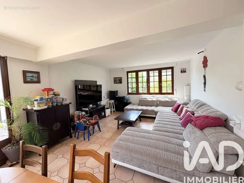 Séjour - Maison de Ville avec Jardin et Garage à Draveil