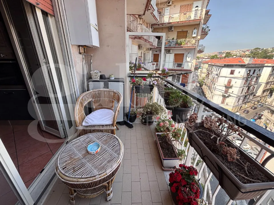 Balcon - Apartment with Balconies in Central Naples