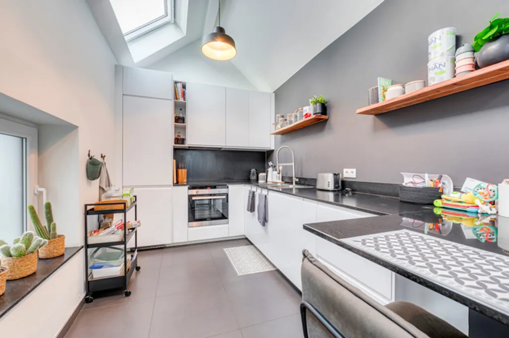 Cucina - House with Courtyard in Ittre