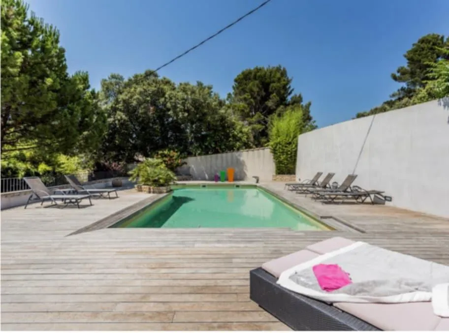 Piscine - Villa Contemporaine avec Piscine et Vue Panoramique à Apt