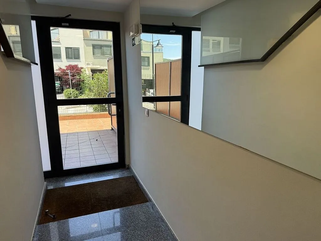 Entrée - Duplex with Pool in Esteribar