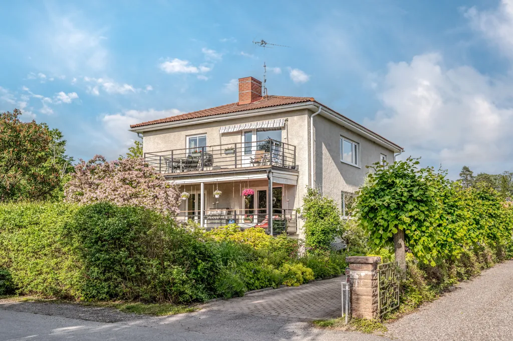 Välivaade - Representative Villa with Pool in Edsviken, Sollentuna