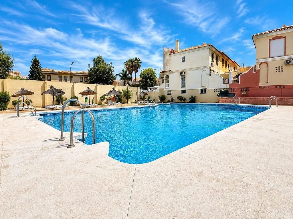 Piscina - Terraced House with Pool in Torre del Mar
