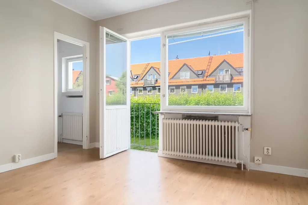 Elutuba - 1st Floor Apartment with Balcony in Nynäshamn