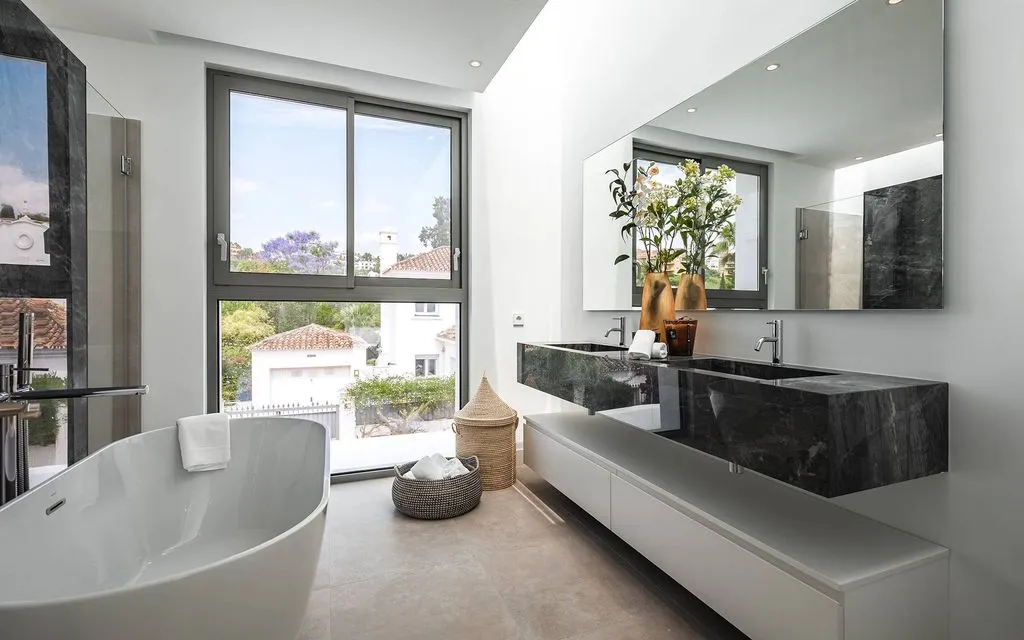 Vannitoad - Contemporary Villa with Sea View in Estepona