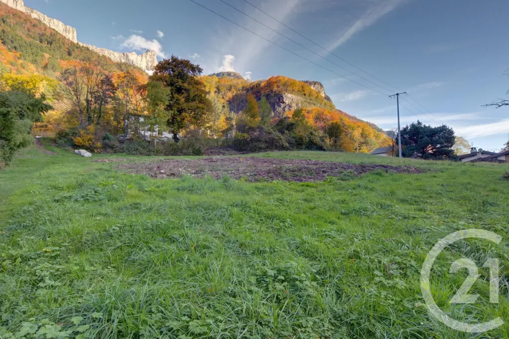 Aed - Buildable Land with Mountain View in Magland