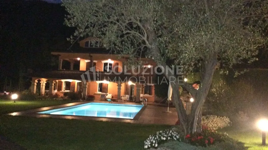 Bassein - Prestigious Villa with Pool in Alzano Lombardo