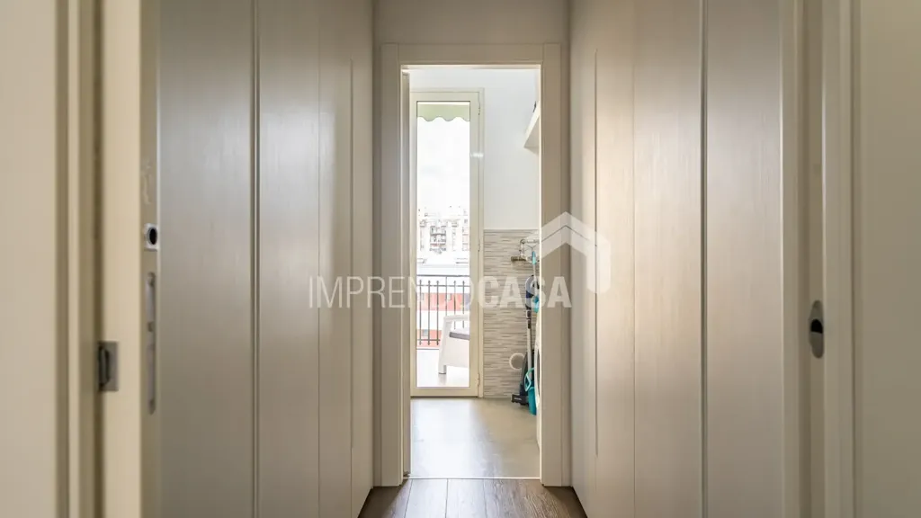 Esik - Rented Apartment with Balcony in Palermo