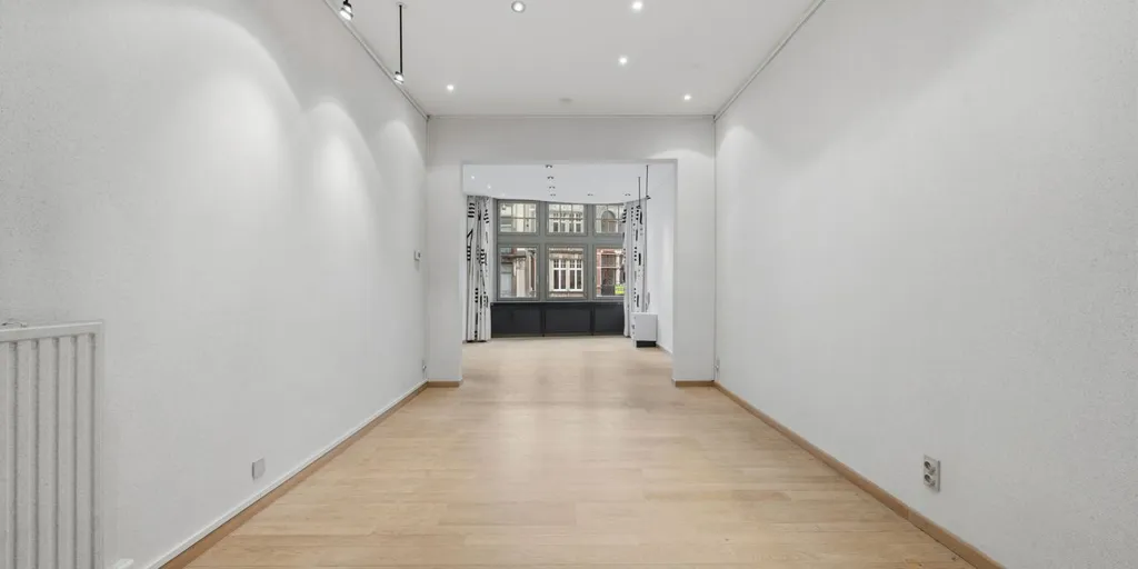 Ingresso - Historic Mixed-Use House in Lier