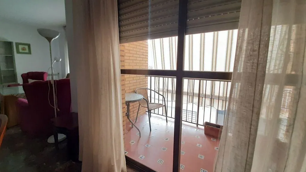 Balcon - Student-Friendly Flat with Terrace in Lima Street
