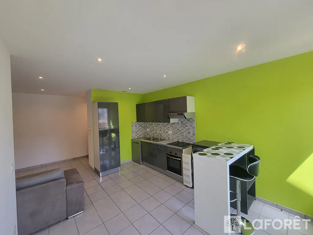 Cuisine - Appartement 3 Pièces avec Terrasse et Parking à Audincourt
