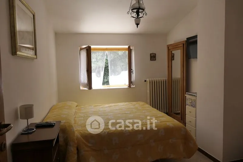 Camere da letto - Duplex con giardino in affitto a Tagliacozzo