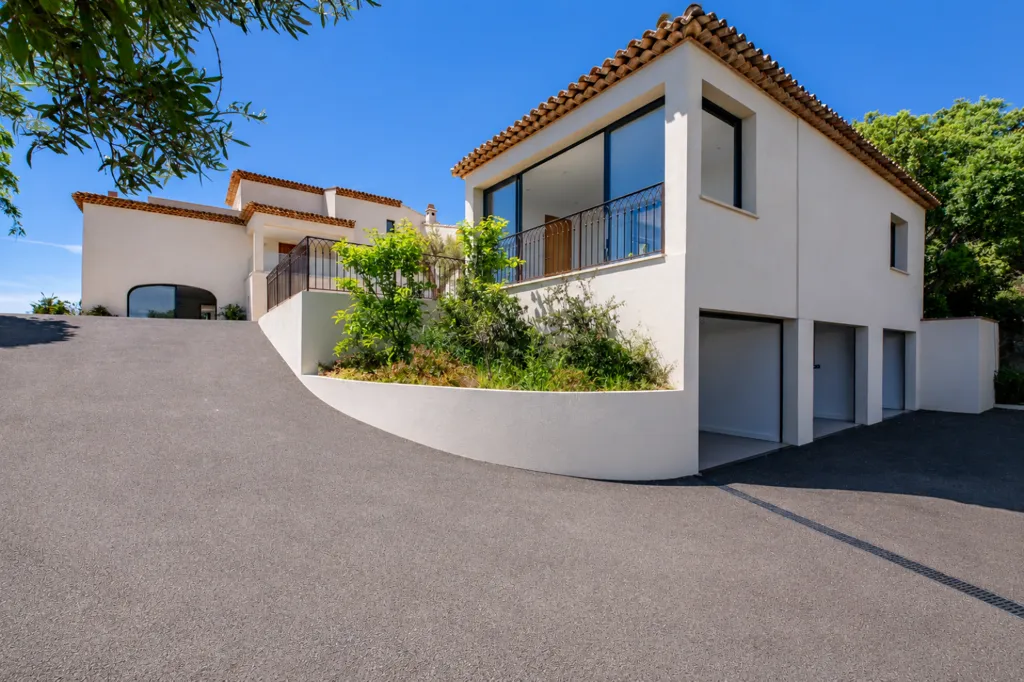 Extérieur - Villa Contemporaine avec Vue Panoramique sur la Mer à Sainte-Maxime