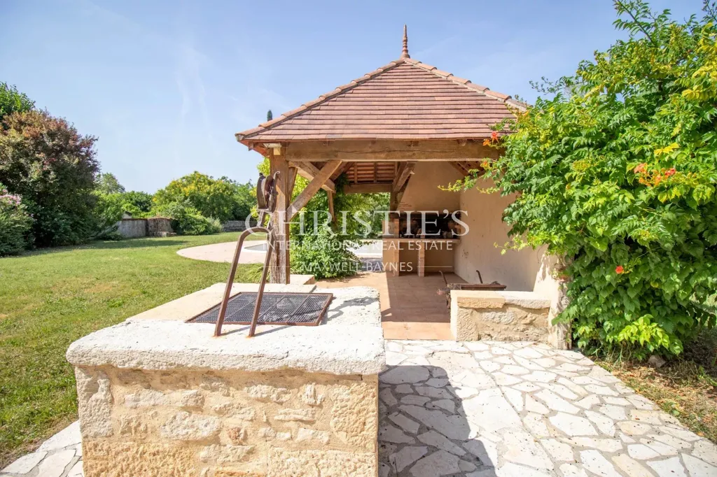 Terrass - Converted Surgery Home with Garden in Bastide Village