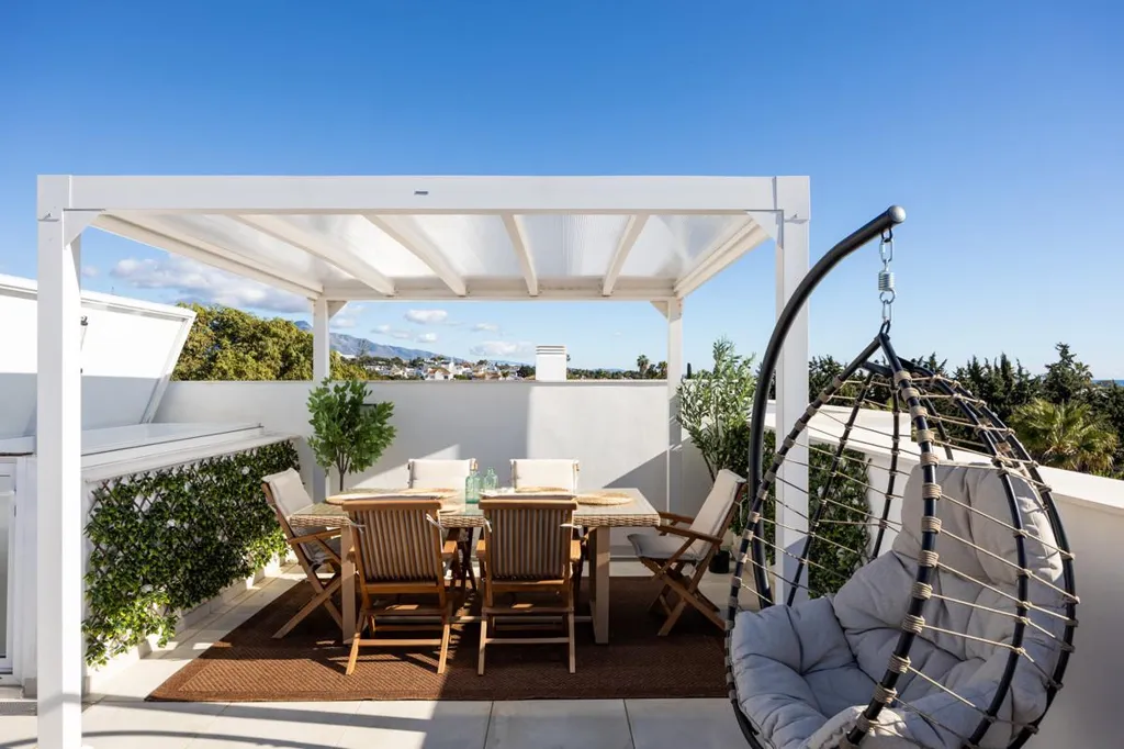 Terrasse - Terraced House with Rooftop Solarium in Estepona
