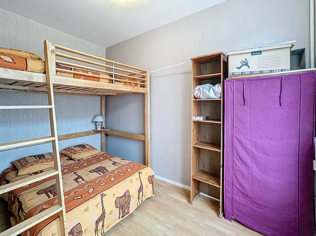 Magamistoad - Renovated Apartment with Balcony in Chabottes