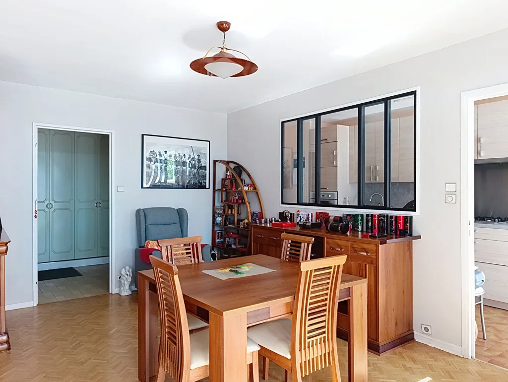 Salle à manger - Appartement 5 pièces avec vue parc à Saint-Étienne
