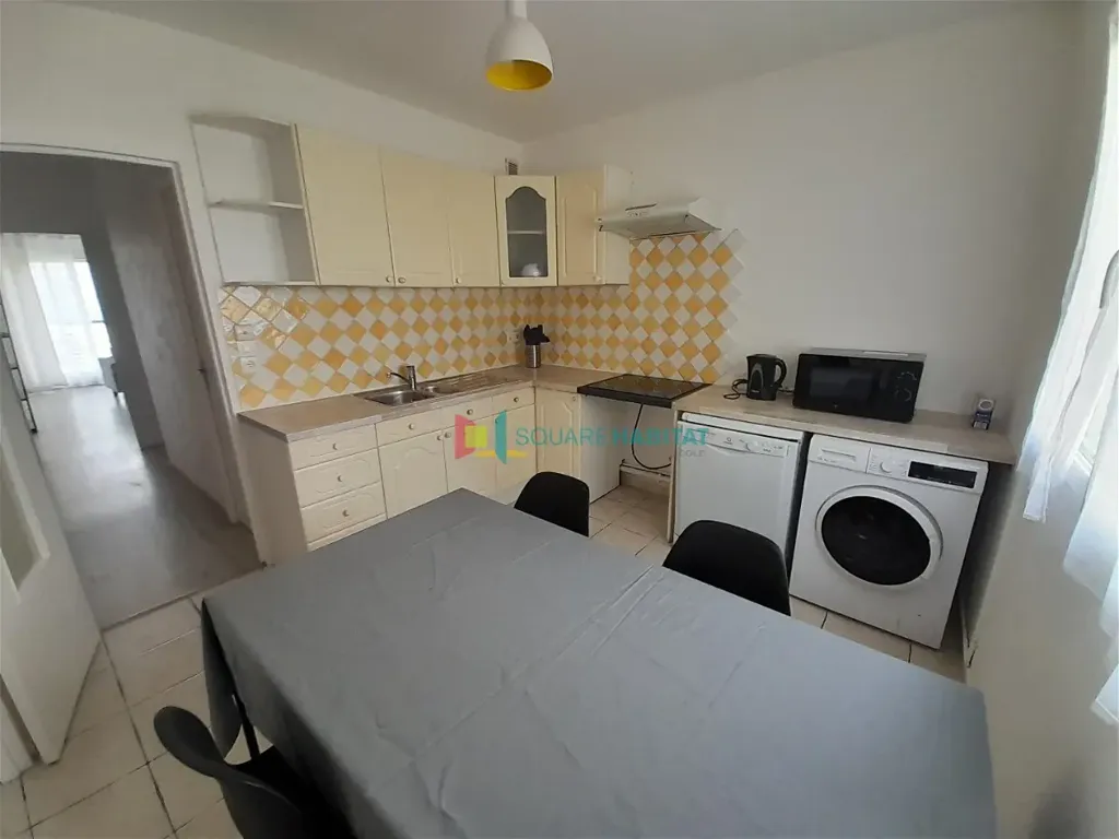 Cuisine - Appartement Meublé 4 Pièces avec Balcon à Rennes Sud