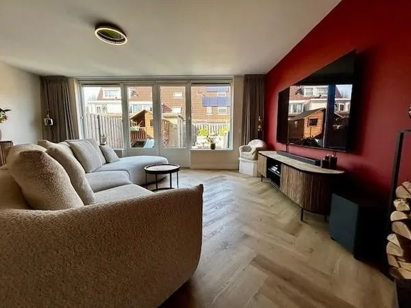 Elutuba - House with Garden in Voorhout