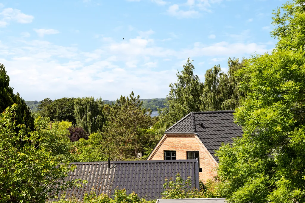 Giardino - Villa with Lake View in Ravnsnæs