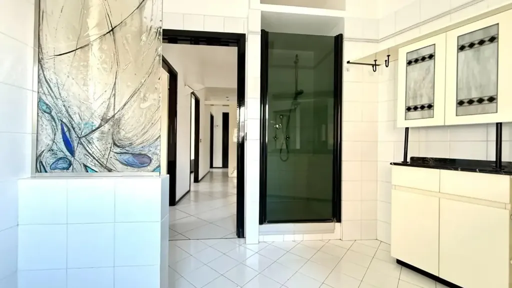Salles de bain - Appartement 6 pièces à IT