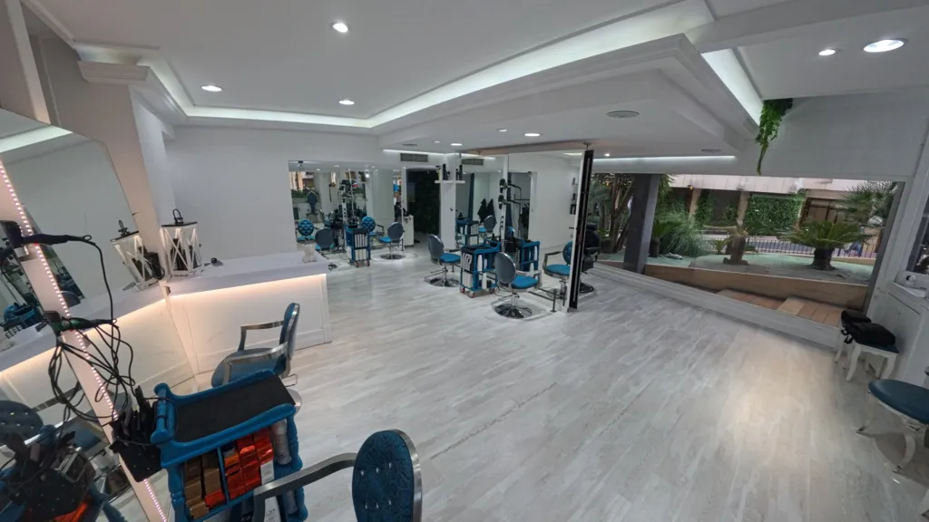 Toad - Design Salon with Modern Finishes in Benidorm