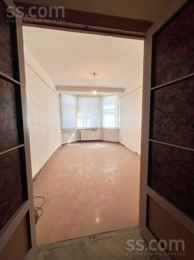 Pièces - Spacious Two-Bedroom Flat in Liepāja Centre