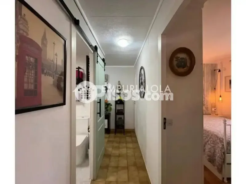 Esik - Reformed Apartment with Terrace in Empuriabrava