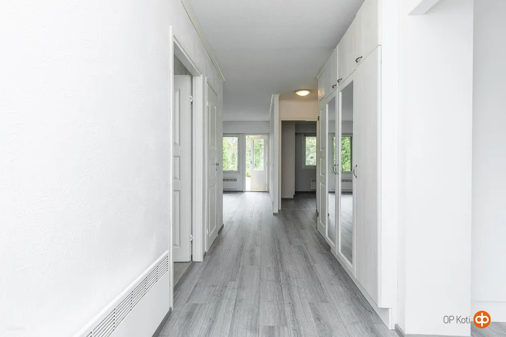 Esik - Renovated Triangular House with Sauna in Salo