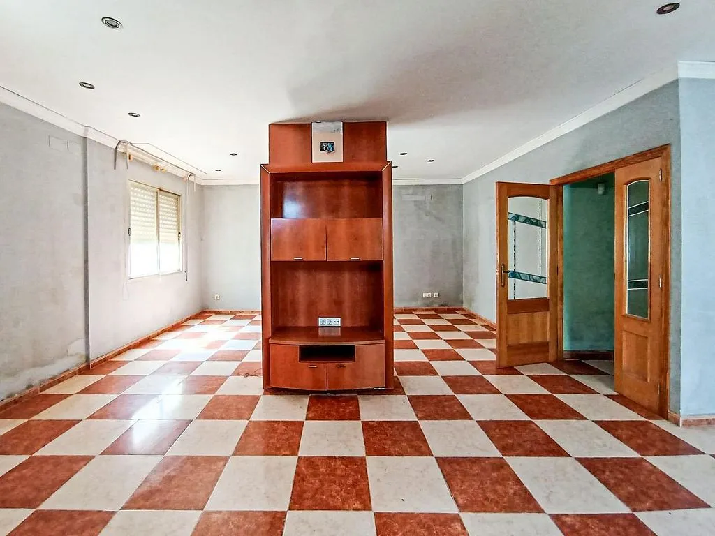 Elutuba - Ground Floor Flat for Renovation in Almoines