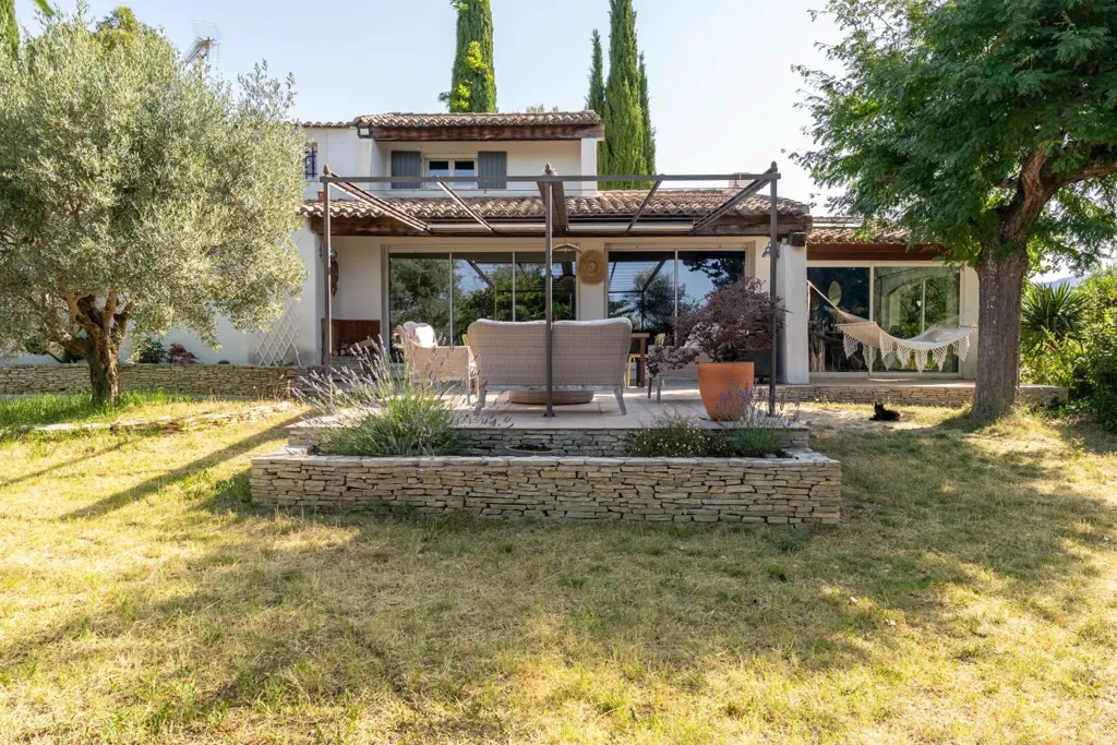 Exterior - Luxury House with Pool in Aubagne